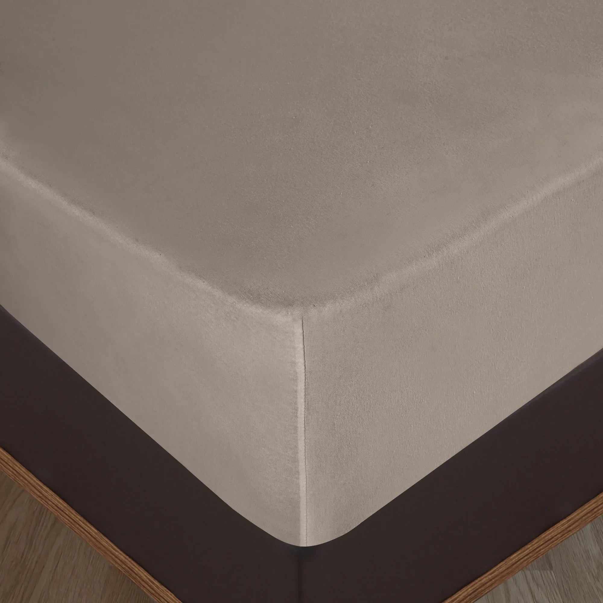 Napínací prostěradlo ze 100% bavlny - béžové