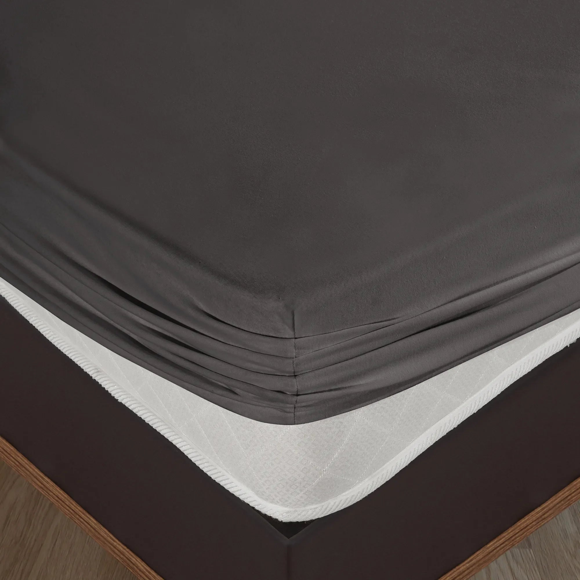 Napínací prostěradlo ze 100% bavlny - antracitová