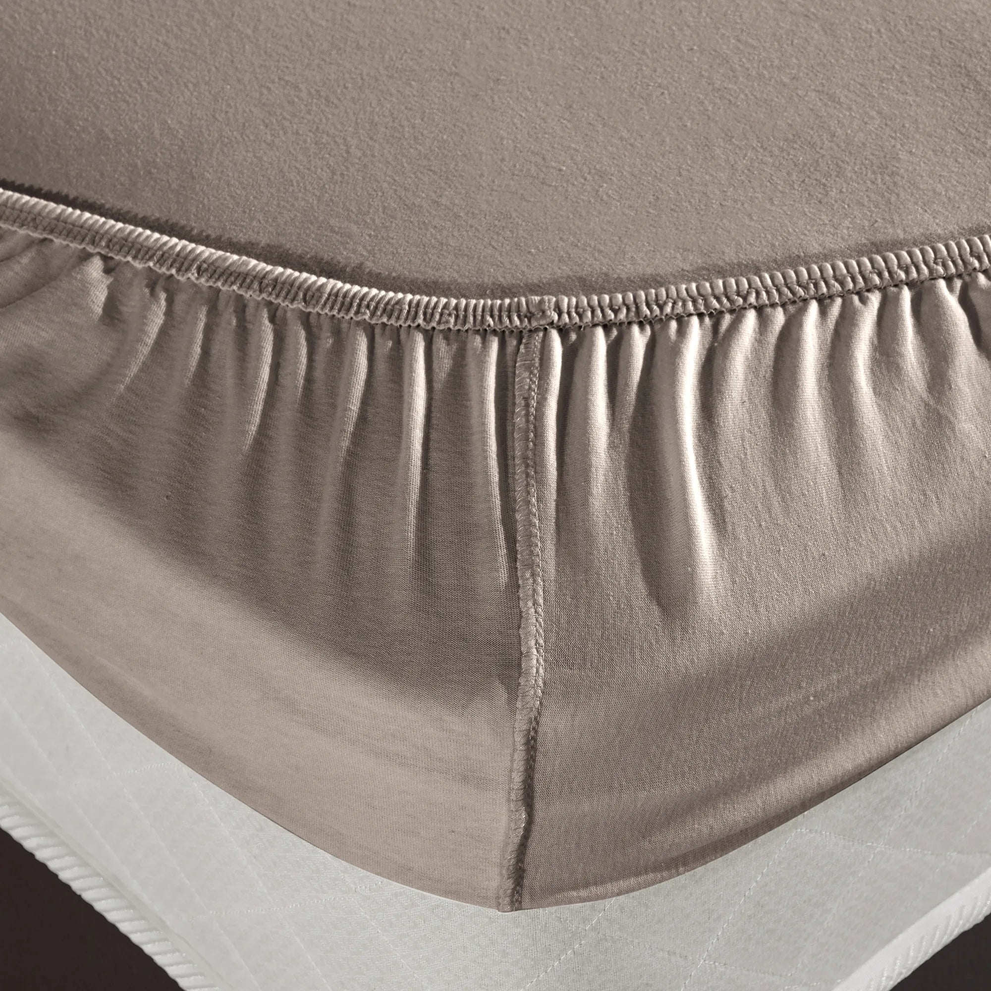 Napínací prostěradlo ze 100% bavlny - béžové